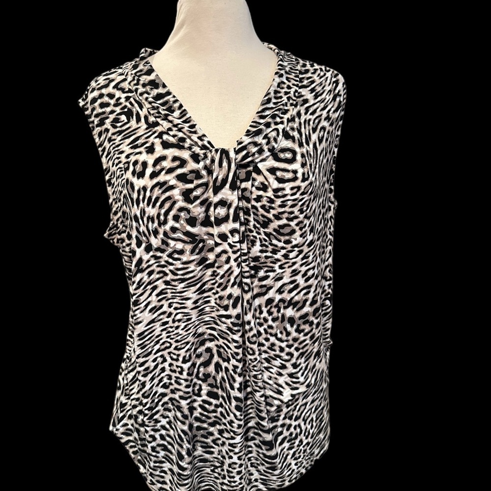 Chaus New York sleeveless tunic top excellent